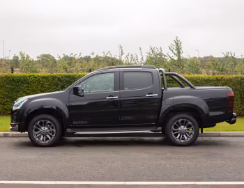 Isuzu D-Max "Blade+" [UK-spec] '10.2019–20