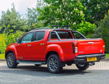 Isuzu D-Max Blade [UK-spec] '04.2017–02.2021