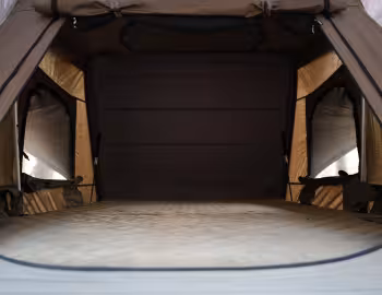 Интерьер Isuzu D-Max Double Cab AT35 Basecamp [UK-spec] '2025–н.в.