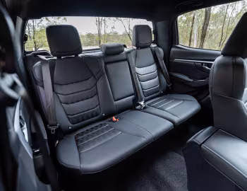 Интерьер Isuzu D-Max LS-U+ Crew Cab [Australia] '2024–н.в.