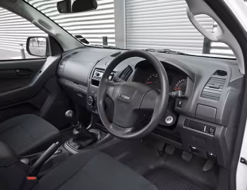 Интерьер Isuzu D-Max Single Cab [UK-spec] (RT50) '2012–17