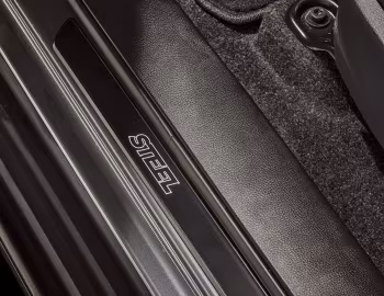 Интерьер Isuzu D-Max "Steel Edition" Double Cab [UK-spec] '2025