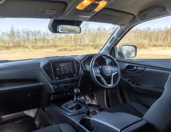 Интерьер Isuzu D-Max Ultility [UK-spec] '2025–н.в.