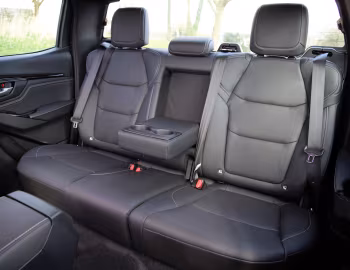 Интерьер Isuzu D-Max V-Cross 4×4 Double Cab [UK-spec] '03.2021–23