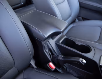 Интерьер Isuzu D-Max V-Cross 4×4 Double Cab [UK-spec] '03.2021–23