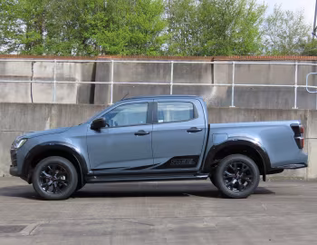 Isuzu D-Max V-Cross 4×4 Double Cab "Steel Edition" [UK-spec] '2024