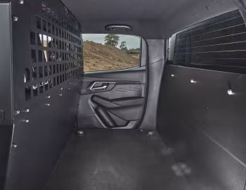 Интерьер Isuzu D-Max V-Cross Commercial [UK-spec] '2025–н.в.