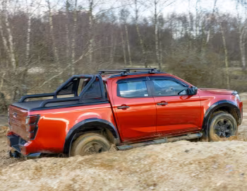 Isuzu D-Max V-Cross Double Cab [UK-spec] '2025–н.в.