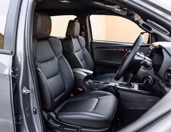 Интерьер Isuzu D-Max "X-Rider" [South Africa] '2023–26