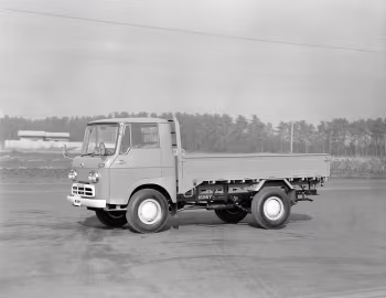 Isuzu Elf Flatbed Truck '1965–68