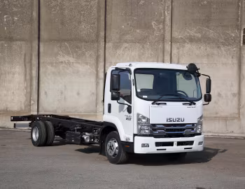 Isuzu Forward F110.210 4×2 Rigid Chassis Cab [UK-spec] '2017–н.в.
