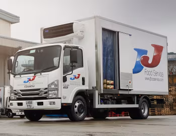 Isuzu Forward N75.190 refrigerated truck [UK-spec] '2016–22