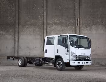 Isuzu Forward N75.190 4×2 Crew Cab [UK-spec] '2016–22