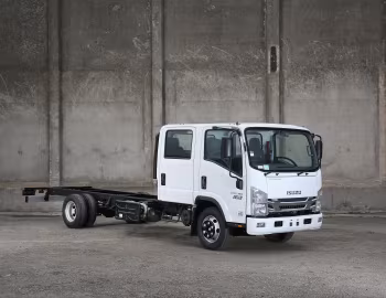Isuzu Forward N75.190 4×2 Crew Cab [UK-spec] '2016–22