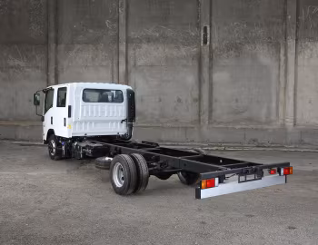 Isuzu Forward N75.190 4×2 Crew Cab [UK-spec] '2016–22