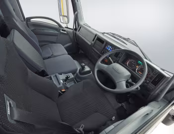 Интерьер Isuzu FRR 107-210 LWB Freightpack Urban package [Australia] '01–03.2021