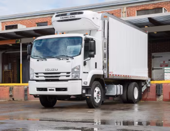 2017–21 Isuzu FTR with Morgan Cold Star refrigerated body [North America] '2016–21