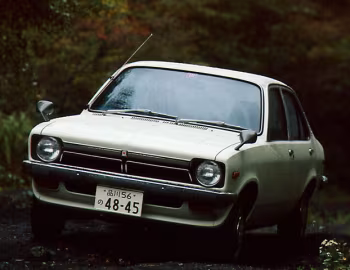Isuzu Gemini Sedan (PF50) '04.1975–06.1977