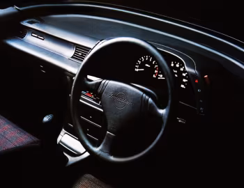 Интерьер Isuzu Gemini Sedan (JT191F) '03.1990–07.1993