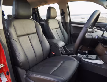 Интерьер Isuzu KB 300 D-TEQ LX 4×4 Double Cab '09.2015–16