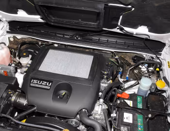 Под капотом Isuzu KB Double Cab '2007–10