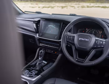 Интерьер Isuzu MU-X LS-T 3.0TD [Australia] '2025–н.в.