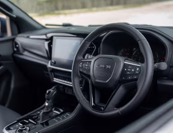 Интерьер Isuzu MU-X LS-T 3.0TD [Australia] '2025–н.в.