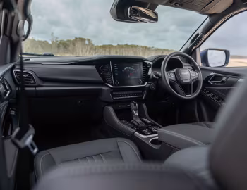 Интерьер Isuzu MU-X LS-T 3.0TD [Australia] '2025–н.в.