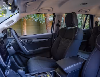 Интерьер Isuzu MU-X LS [South Africa] '2021–23