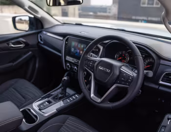 Интерьер Isuzu MU-X LS [South Africa] '2021–23