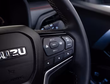Интерьер Isuzu MU-X LSE 4WD [South Africa] '2025–н.в.
