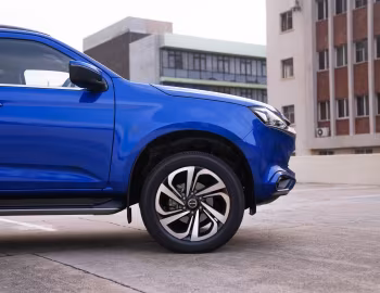 Isuzu MU-X Onyx [South Africa] '2021–23