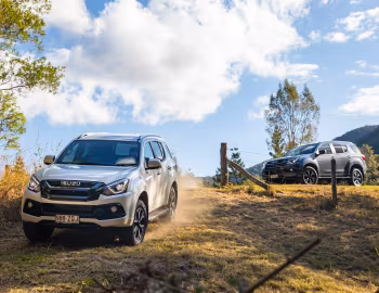 Isuzu MU-X "Onyx Edition" [Australia] '10–12.2020