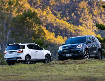 Isuzu MU-X "Onyx Edition" [Australia] '10–12.2020