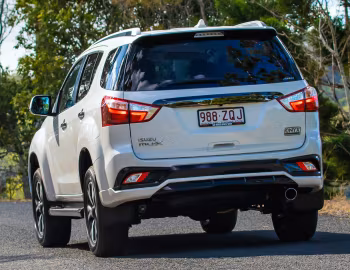Isuzu MU-X "Onyx Edition" [Australia] '10–12.2020