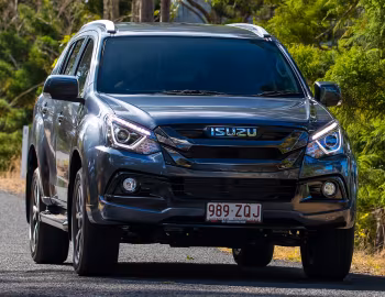 Isuzu MU-X "Onyx Edition" [Australia] '10–12.2020