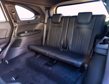 Интерьер Isuzu MU-X Onyx XT [South Africa] '2025–н.в.