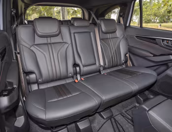 Интерьер Isuzu MU-X X-Terrain [Australia] '2025–н.в.