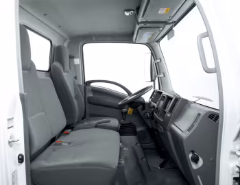 Интерьер Isuzu NLR 85 '2008–16