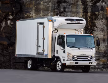 2016–21 Isuzu NPR-XD Diesel with Supreme refrigerated body [North America] '2015–21
