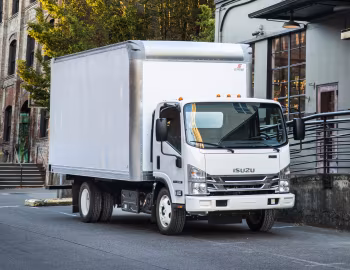 2019–н.в. Isuzu NQR with Supreme dry freight body [North America] '2018–н.в.
