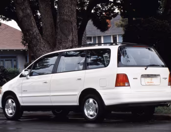 1996–97 Isuzu Oasis '1995–97
