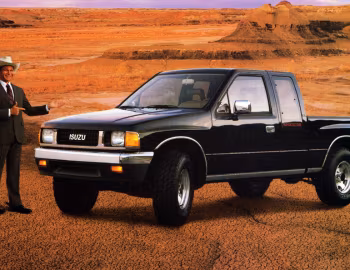 1992–93 Isuzu Pickup LS 4×4 Space Cab (940) '1991–93