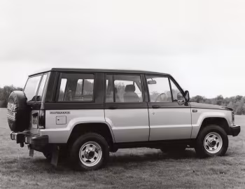 Isuzu Trooper LWB Duty Special 5-door [UK-spec] '1987–91