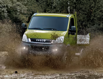 Iveco EcoDaily 4×4 Chassis Cab [UK-spec] '2009–11
