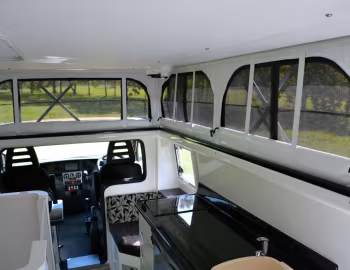 Interior TravelTrucks ScrubMaster Expedition '2014–????