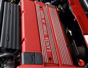 Sous la capuche Lancia Delta HF integrale "Edizione Finale" (831) '1994
