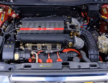 Под капотом Lancia Thema 8·32 (834) '1988–91