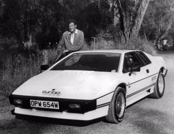 Lotus Turbo Esprit "007 For Your Eyes Only", Roger Moore