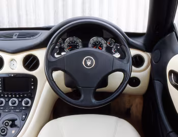Panel frontal Maserati Coupé [UK-spec] (M138) '2002–03